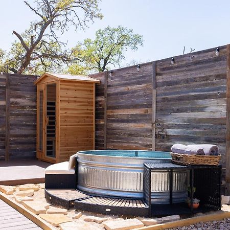 Romantic Tiny Luxury Retreat W Heated Pool, Sauna N Outdoor Shower In Wimberley 10 Acres Ngoại thất bức ảnh