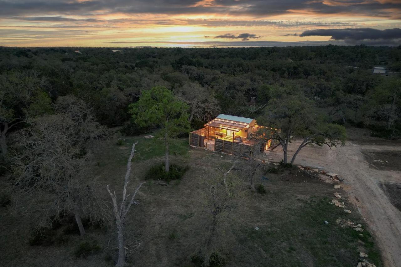 Romantic Tiny Luxury Retreat W Heated Pool, Sauna N Outdoor Shower In Wimberley 10 Acres Ngoại thất bức ảnh