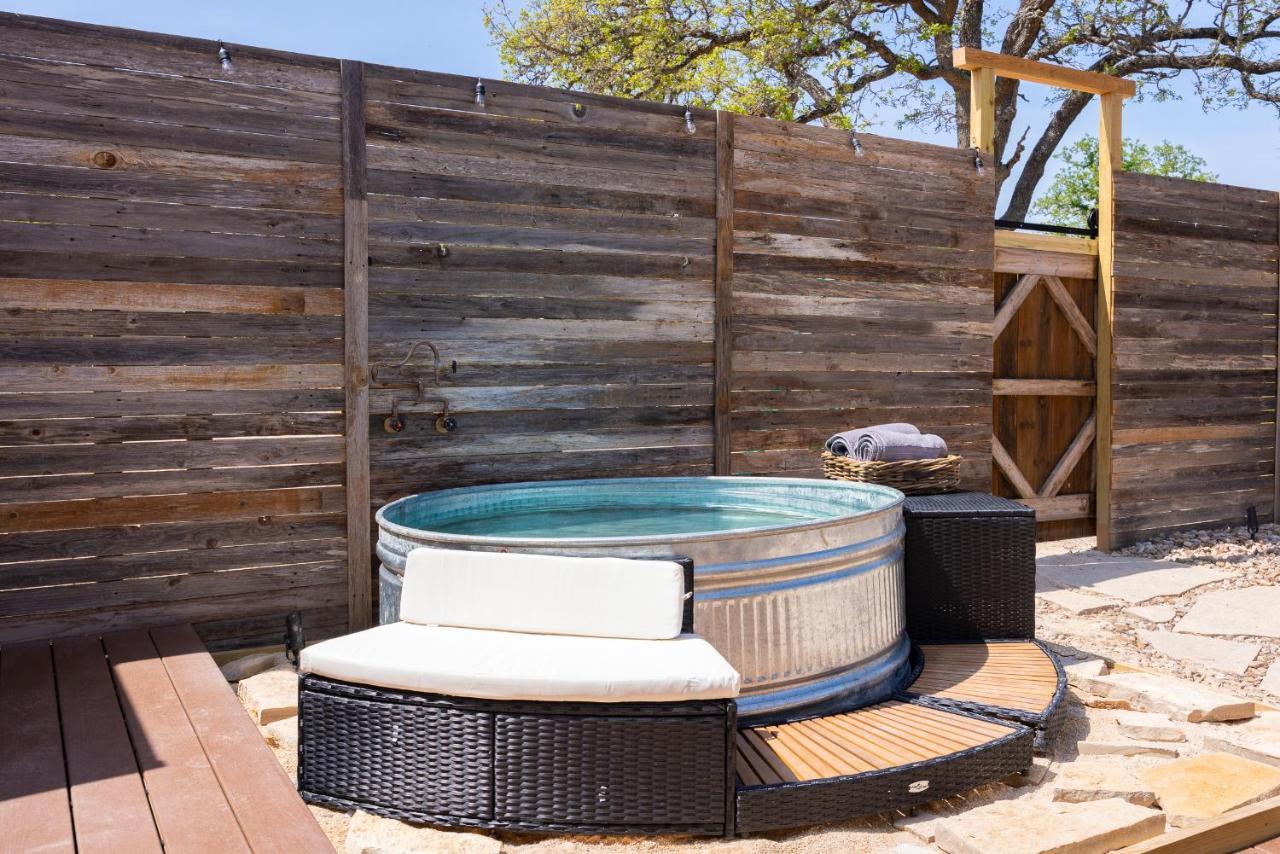 Romantic Tiny Luxury Retreat W Heated Pool, Sauna N Outdoor Shower In Wimberley 10 Acres Ngoại thất bức ảnh